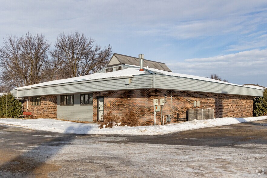 Primary Photo Of 304 1st St SW, Wadena Office For Sale