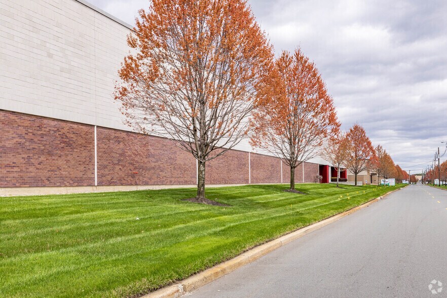 More Photos Of 114-120 Northfield Ave, Edison Warehouse For Lease