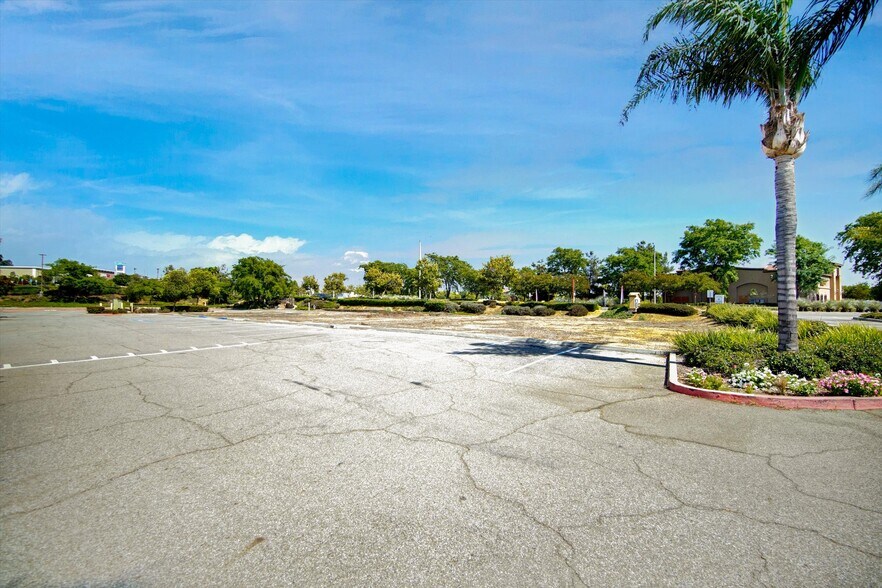 More Photos Of Canyon Springs Parkway, Riverside Land For Lease