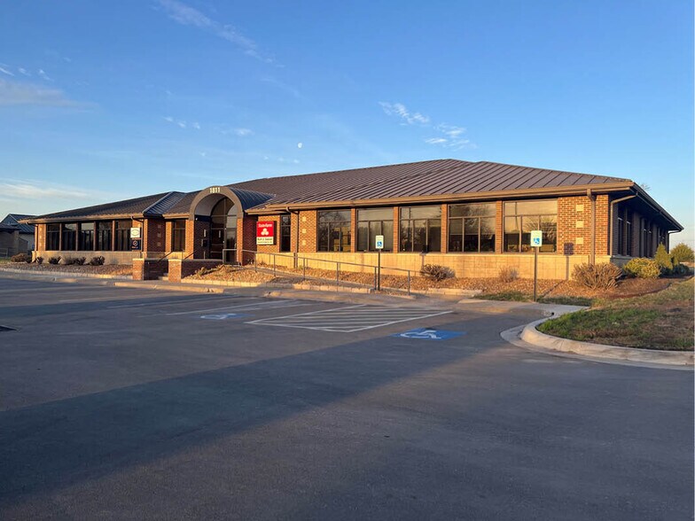 Primary Photo Of 1811 Wakarusa Dr, Lawrence Loft Creative Space For Lease