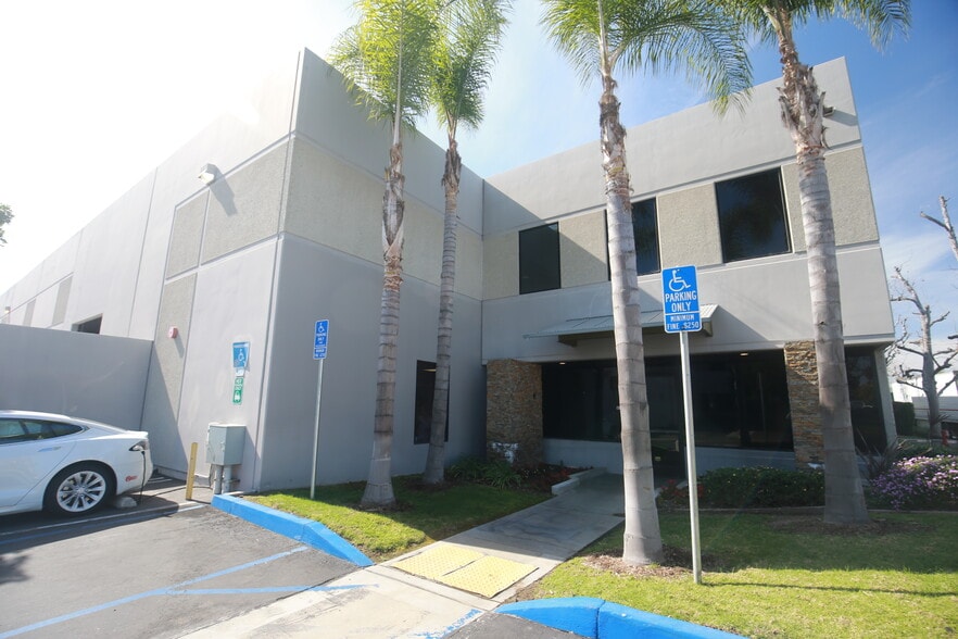 More Photos Of 1530 Moonstone St, Brea Warehouse For Lease