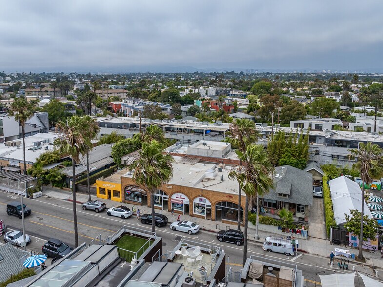 More Photos Of 1231 Abbot Kinney Blvd, Venice General Retail For Lease