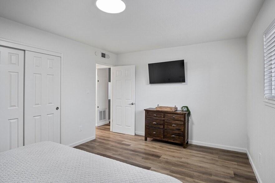 More Photos Of 116 Covena Ave, Modesto Apartments For Sale