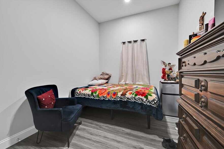 More Photos Of 236 W Market St, Jonestown Multifamily For Sale