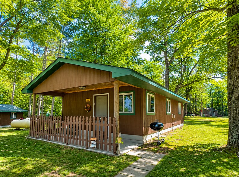 More Photos Of 505 Rainbow Trail park, Mio Hotel For Sale