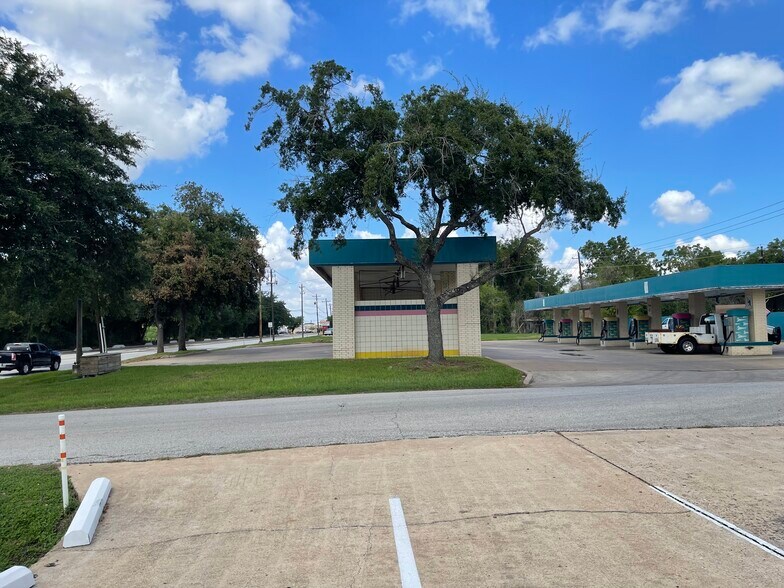 More Photos Of 5717 Red Bluff Rd, Pasadena Carwash For Sale