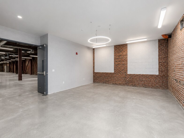 More Photos Of 440 Seaton St, Los Angeles Loft Creative Space For Lease