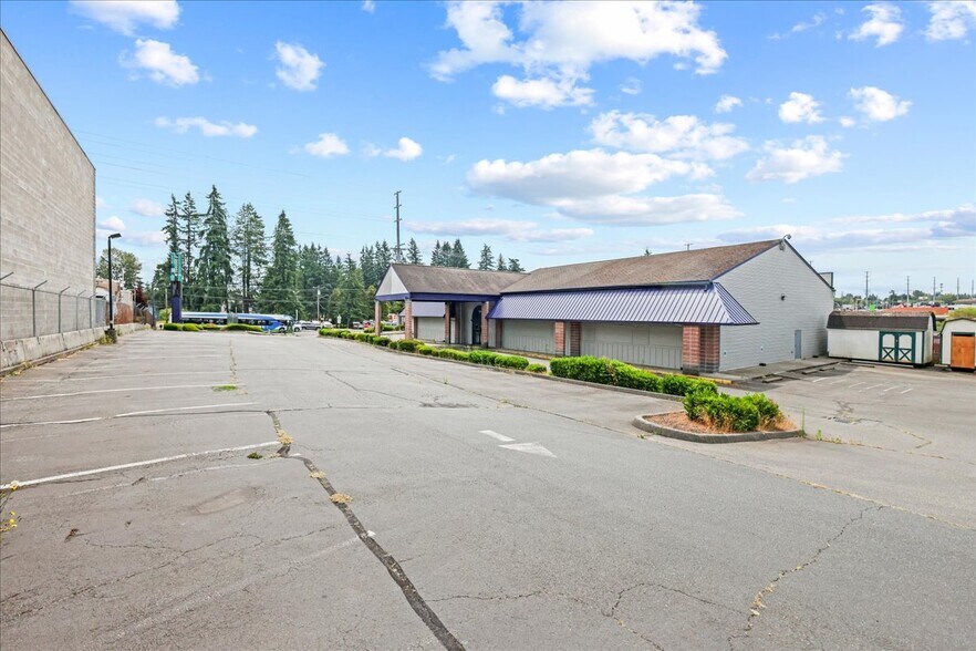 More Photos Of 13010 Hwy 99, Everett Casino For Sale