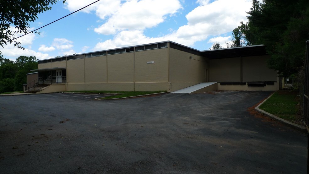 More Photos Of 7 Greenwood Pl, Pikesville Warehouse For Sale