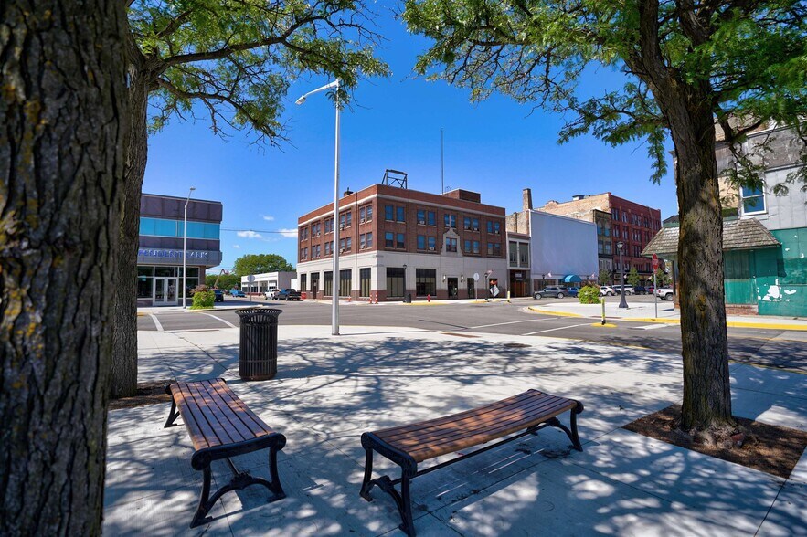 More Photos Of 711 Washington Ave, Bay City Medical For Lease