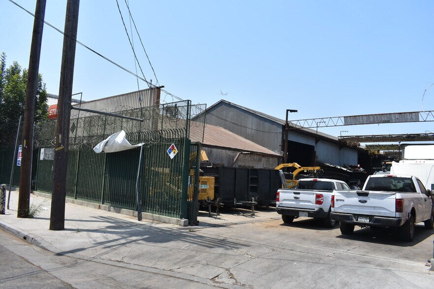 More Photos Of 8705 Crocker St, Los Angeles Land For Lease