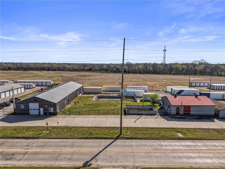 More Photos Of 305 S Joplin St, Pittsburg Warehouse For Sale