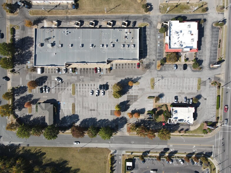 More Photos Of 3705 Malco Way, Memphis Storefront For Sale