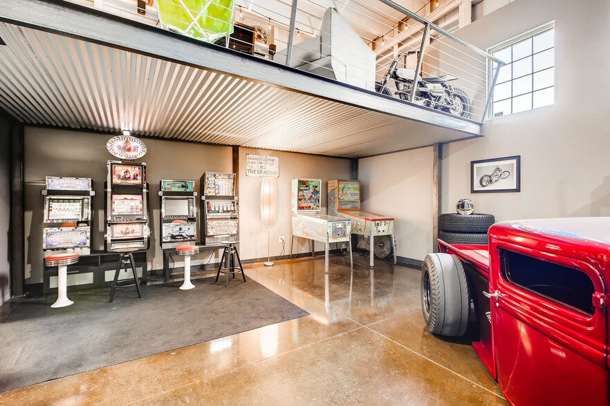 More Photos Of 9337 Commerce Center St, Highlands Ranch Showroom For Sale