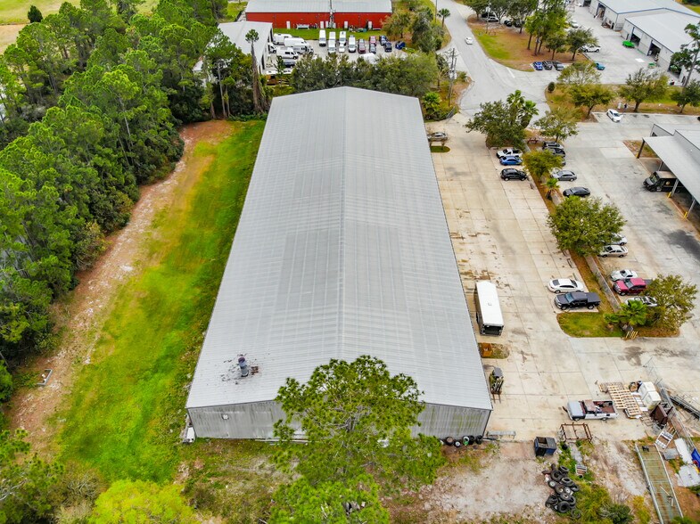 More Photos Of 1857 Patterson Ave, Deland Warehouse For Lease