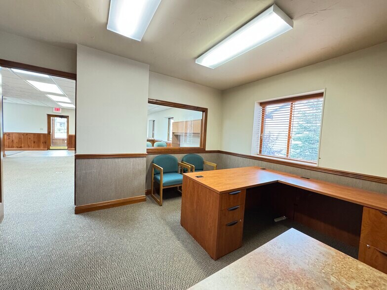 More Photos Of 804 Lincoln St, Rhinelander Office For Sale