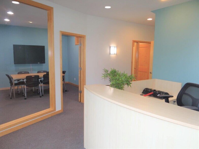 More Photos Of 801-809 Meander Ct, Medina Loft Creative Space For Lease