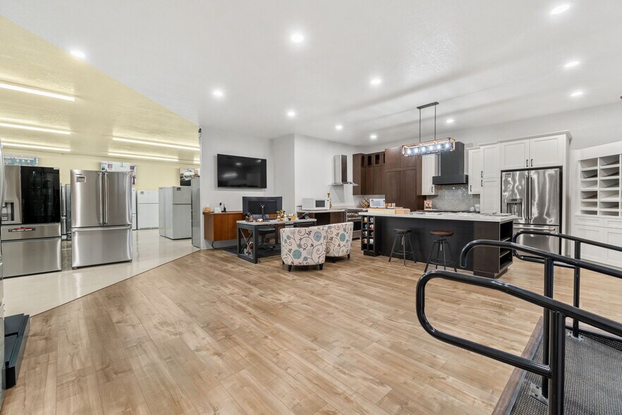 More Photos Of 341 Harris St, Eureka Storefront For Sale