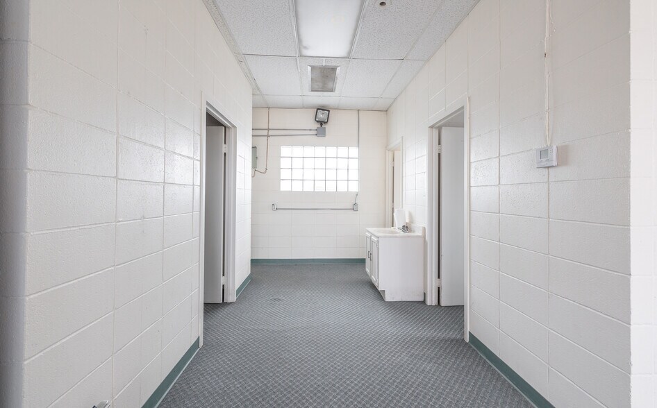 More Photos Of 217 North St, Waynesville General Retail For Sale