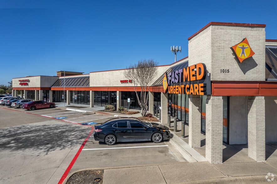 More Photos Of 1015 W Centerville Rd, Garland Unknown For Lease