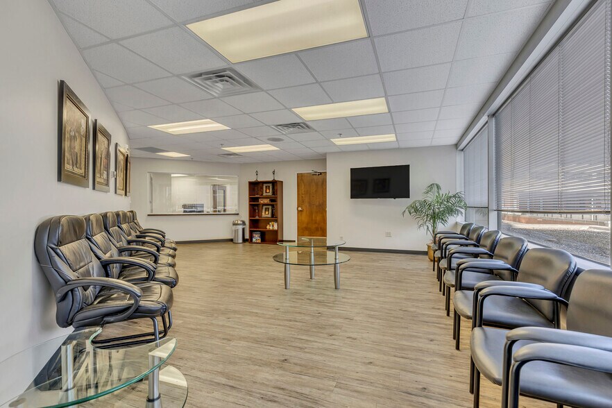 More Photos Of 2004 Hayes St, Nashville Medical For Lease