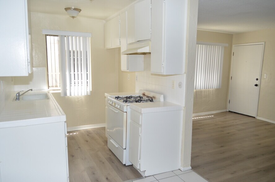 More Photos Of 7028 Alabama Ave, Canoga Park Apartments For Sale