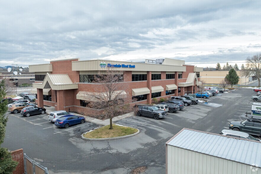 More Photos Of 2123 N Government Way, Coeur d'Alene Office For Sale