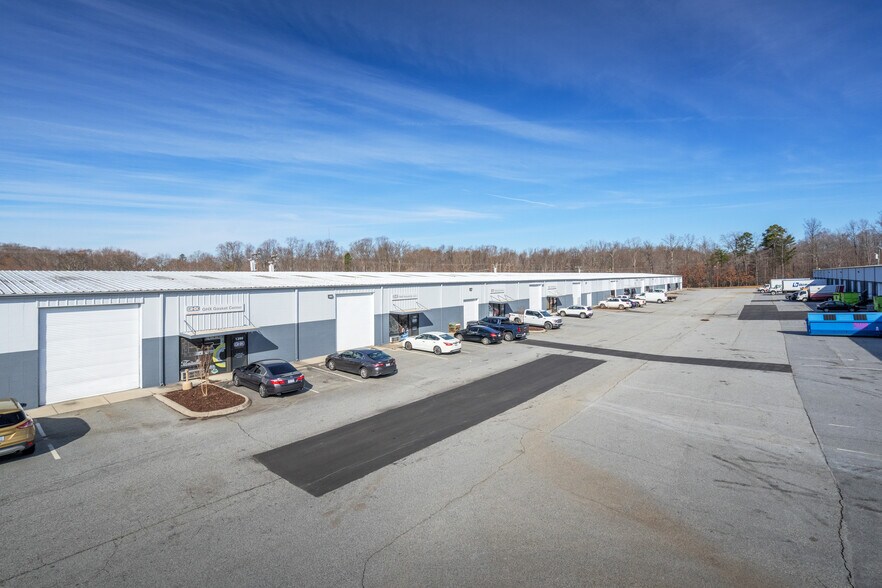 More Photos Of 1301 South Park Dr, Kernersville Warehouse For Lease