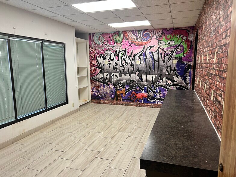 More Photos Of 2311 N Mesa St, El Paso Medical For Lease