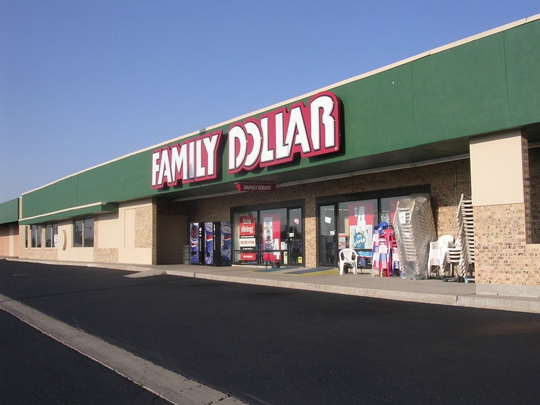 More Photos Of 100 Broadway St, Sterling Unknown For Lease