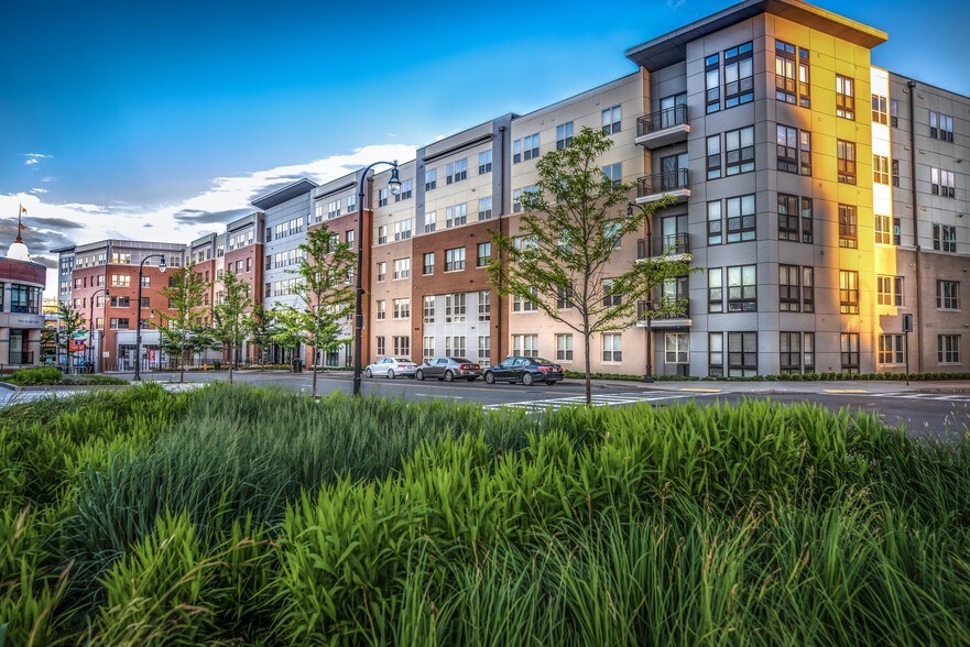 More Photos Of 145 Front St, Worcester Apartments For Lease