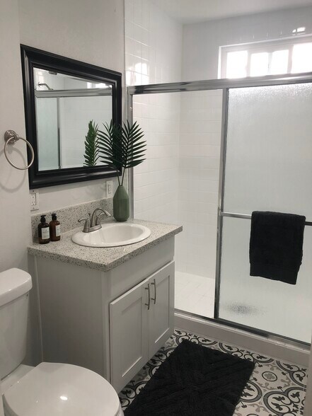 More Photos Of , Los Angeles Multifamily For Sale