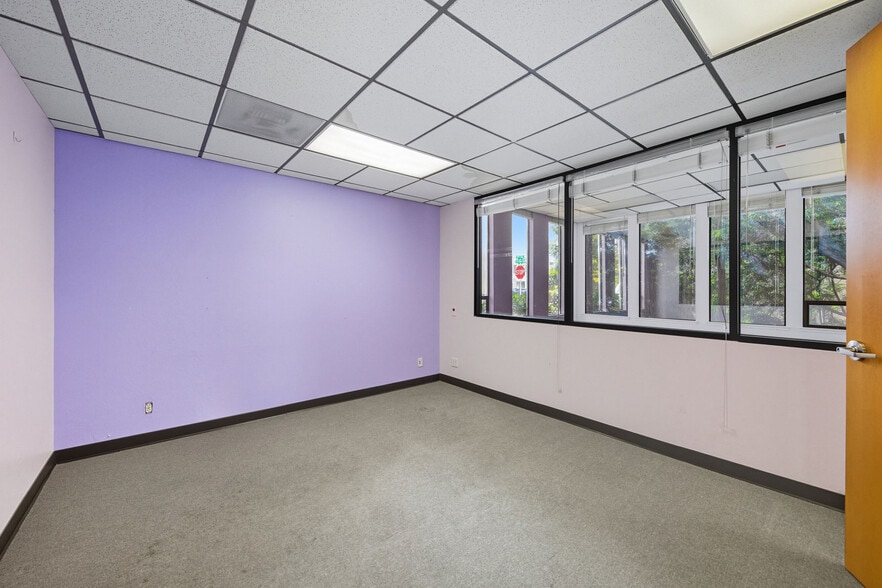 More Photos Of 1021 S El Camino Real, San Mateo Office For Sale