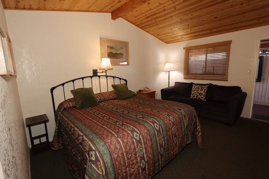 More Photos Of 410 Fremont St, Tombstone Hotel For Sale