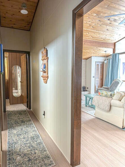 More Photos Of 752 W Faith St, Spruce Flex For Sale