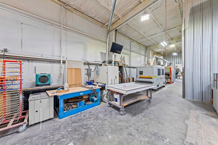 More Photos Of 42621 2nd St E, Lancaster Warehouse For Sale