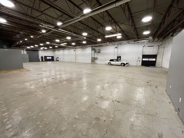 More Photos Of 1371 Saw Mill Run Blvd, Pittsburgh Warehouse For Sale