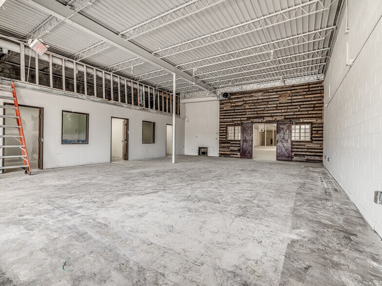 More Photos Of 912 N Pennsylvania Ave, Oklahoma City Warehouse For Lease