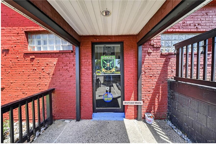 More Photos Of 7 E River Rd, Central Square Restaurant For Sale