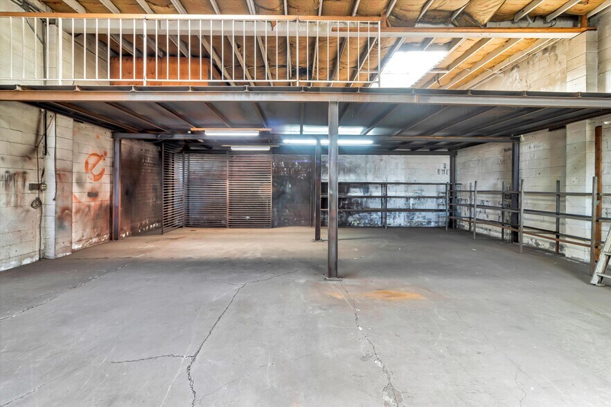 More Photos Of 954 86th Ave, Oakland Manufacturing For Lease