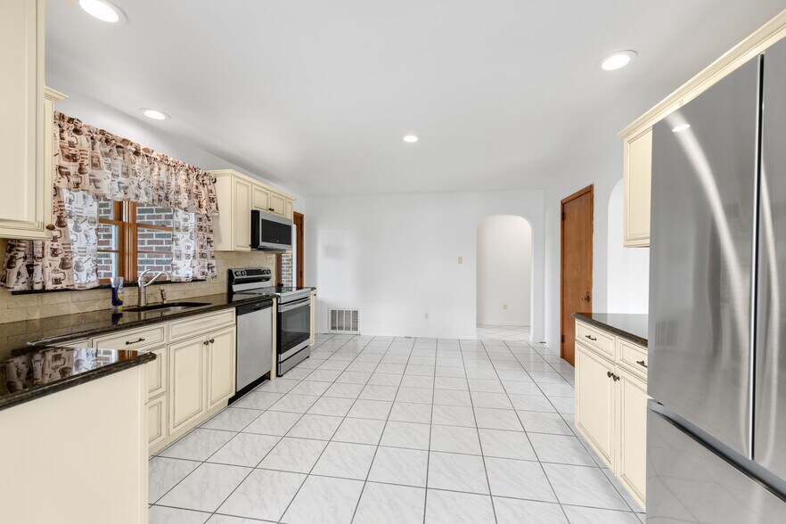More Photos Of 140 Shartlesville Rd, Bernville Warehouse For Sale