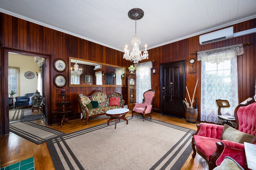 More Photos Of 236 SE Stephens St, Roseburg Hospitality For Sale