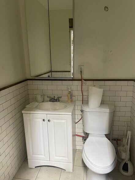 More Photos Of 544 39th St, Brooklyn Warehouse For Sale