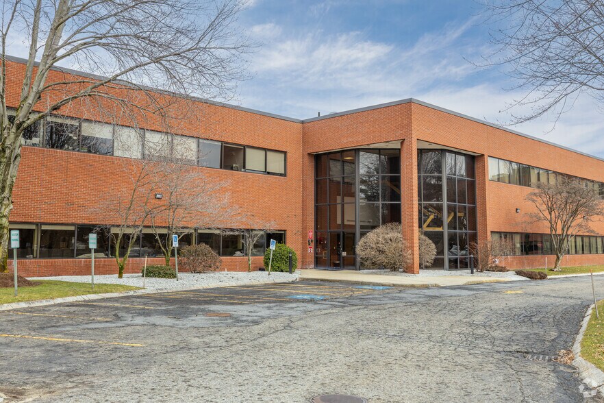 More Photos Of 847 Rogers St, Lowell Medical For Lease