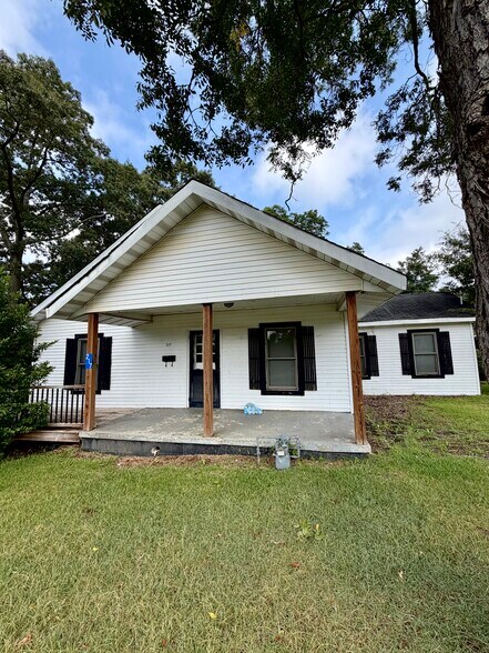 Primary Photo Of 217 Barnesville St, Thomaston Office For Lease
