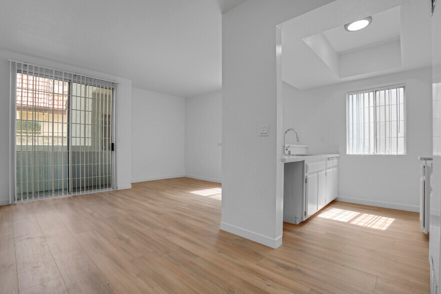More Photos Of 519 South St, Glendale Apartments For Sale