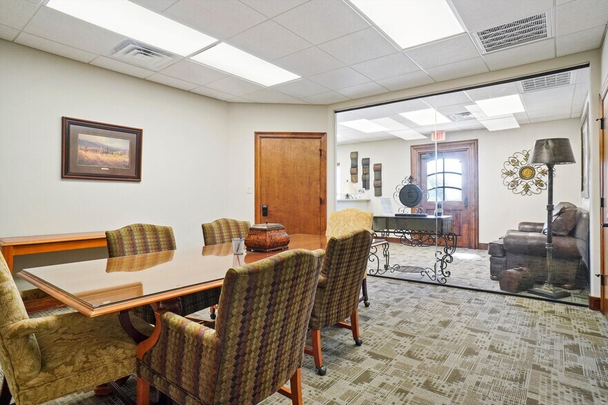 More Photos Of 809 Woodrow Wilson Ray Cir, Bridgeport Office For Sale