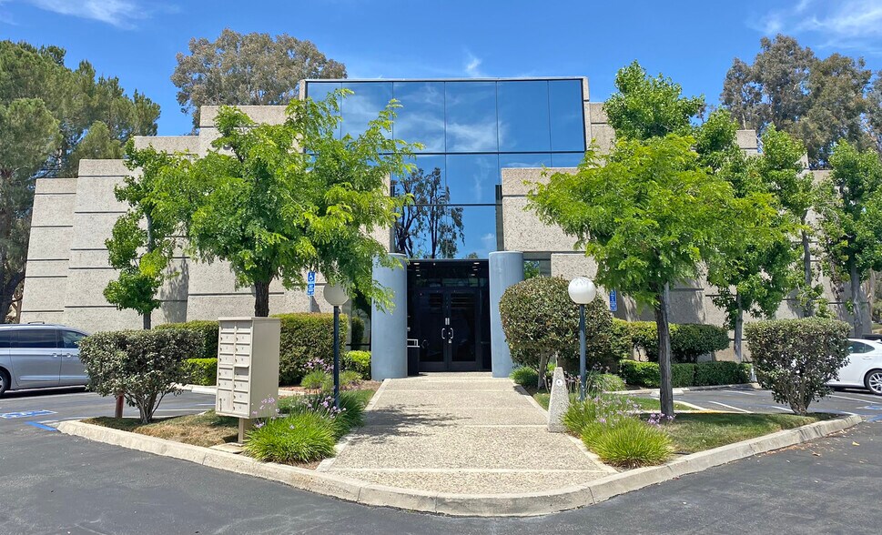 More Photos Of 43180 Business Park Dr, Temecula Office For Lease