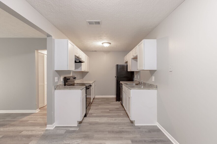 More Photos Of 333 S Mock Rd, Albany Apartments For Sale