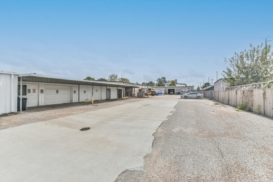 More Photos Of 1355 Judiway St, Houston Warehouse For Lease